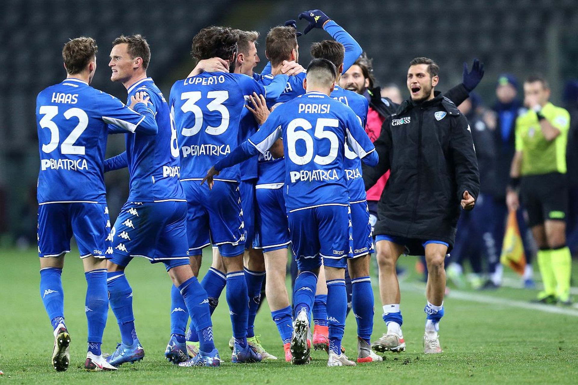 代足球中 代足球中